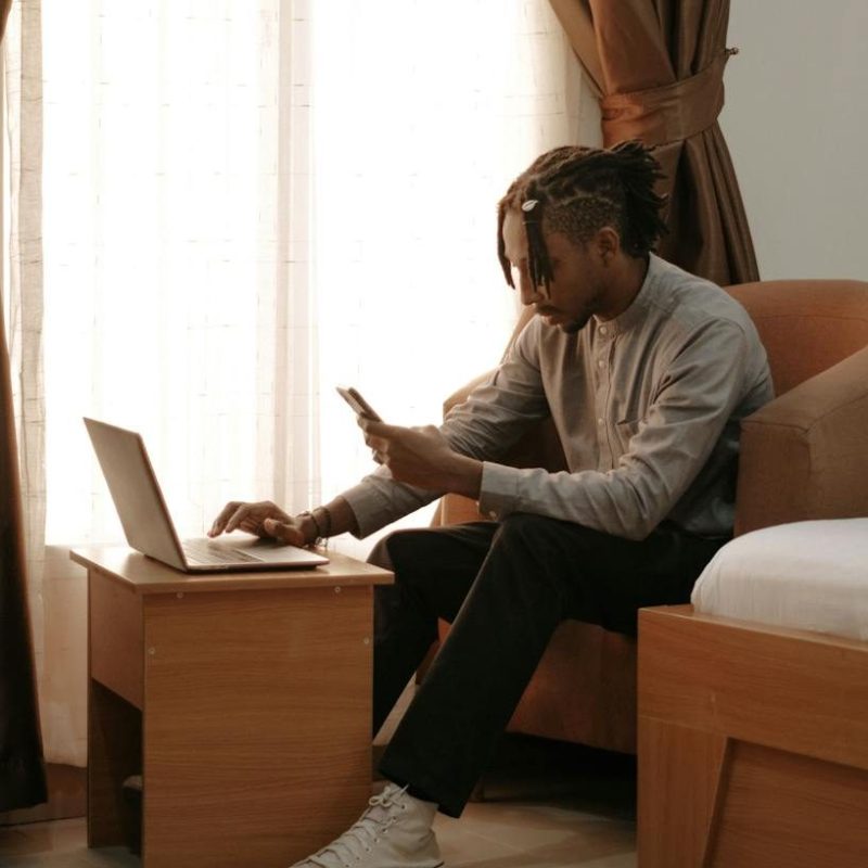 The 30-Minute Hotel Room Office&nbsp;Setup